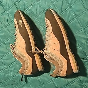 The NORTHFACE hiker shoe 8.5